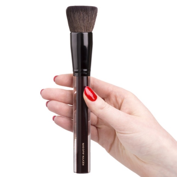 BNIB KEVYN AUCOIN | The Soft Buff Brush - Picture 3 of 3